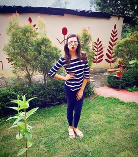 Nitibha Kaul feet photo 8