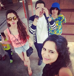 Nitibha Kaul feet photo 20