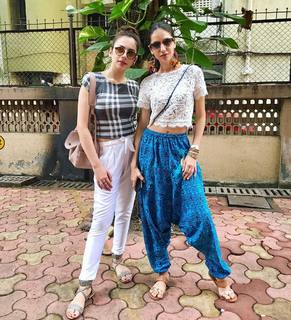 Nitibha Kaul feet photo 5