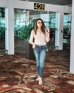 Nitibha Kaul feet photo 7