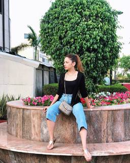 Nitibha Kaul feet photo 6