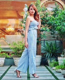 Nitibha Kaul feet photo 4