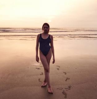 Nitibha Kaul feet photo 14