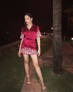 Nitibha Kaul feet photo 8