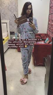 Nitibha Kaul feet photo 18