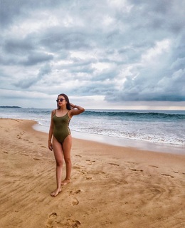 Nitibha Kaul feet photo 8