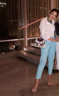 Nitibha Kaul feet photo 7