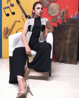 Nitibha Kaul feet photo 6