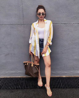 Nitibha Kaul feet photo 3