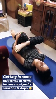 Nitibha Kaul feet photo 19