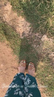 Nitibha Kaul feet photo 9