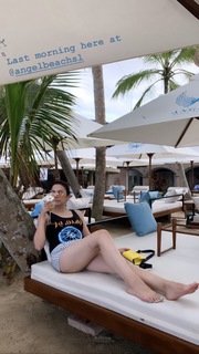 Nitibha Kaul feet photo 4