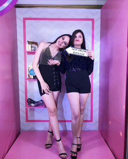Nitibha Kaul feet photo 2