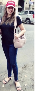 Nitibha Kaul feet photo 10