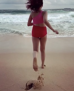 Nitibha Kaul feet photo 8