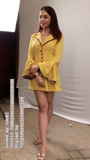 Nitibha Kaul feet photo 18
