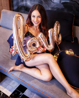Nitibha Kaul feet photo 15