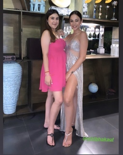 Nitibha Kaul feet photo 20