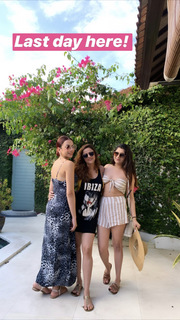 Nitibha Kaul feet photo 15