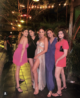 Nitibha Kaul feet photo 9