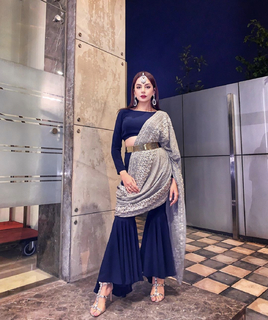 Nitibha Kaul feet photo 12