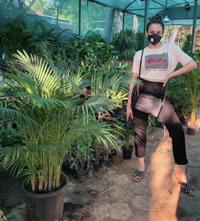 Nitibha Kaul feet photo 8