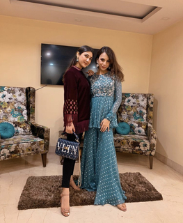 Nitibha Kaul feet photo 4