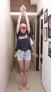 Nitibha Kaul feet photo 16