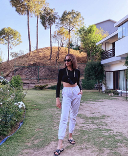 Nitibha Kaul feet photo 15
