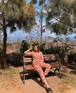 Nitibha Kaul feet photo 14