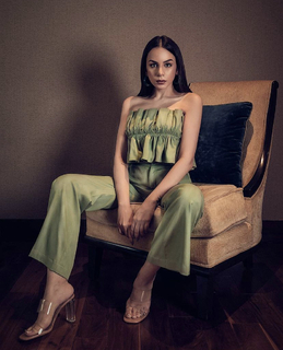 Nitibha Kaul feet photo 10