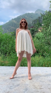 Nitibha Kaul feet photo 14