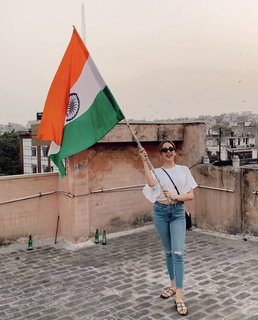 Nitibha Kaul feet photo 8