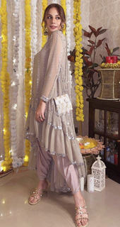 Nitibha Kaul feet photo 5
