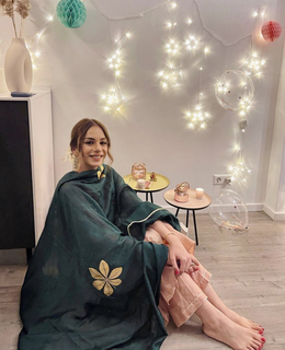 Nitibha Kaul feet photo 2