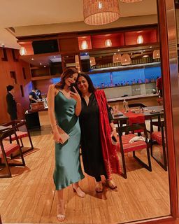 Nitibha Kaul feet photo 10