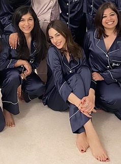 Nitibha Kaul feet photo 2