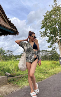 Nitibha Kaul feet photo 15