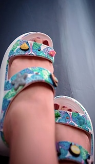 Nitibha Kaul feet photo 3