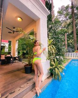 Nitibha Kaul feet photo 19