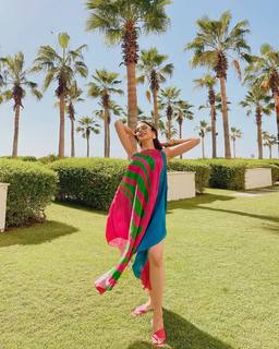 Nitibha Kaul feet photo 14