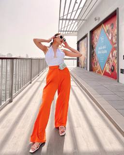 Nitibha Kaul feet photo 12