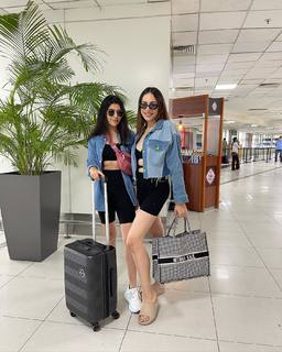 Nitibha Kaul feet photo 15