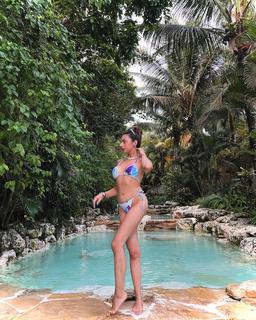 Nitibha Kaul feet photo 12
