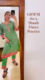 Nitibha Kaul feet photo 3