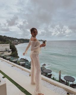 Nitibha Kaul feet photo 12