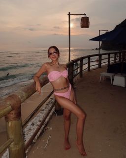 Nitibha Kaul feet photo 9