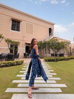Nitibha Kaul feet photo 2