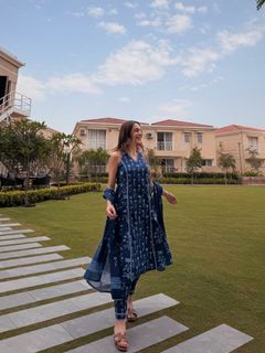 Nitibha Kaul feet photo 1