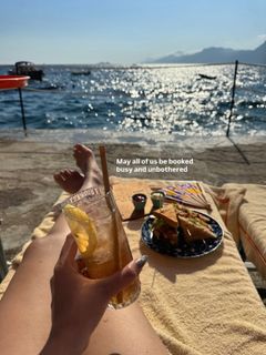 Nitibha Kaul feet photo 20